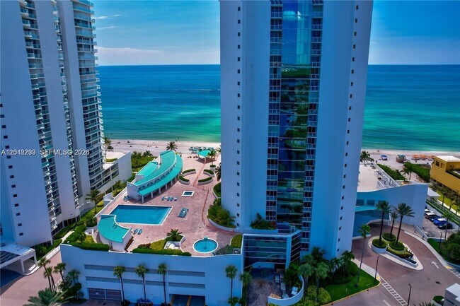 Building Photo - 16425 Collins Ave