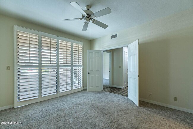 Building Photo - 9708 E Vía Linda