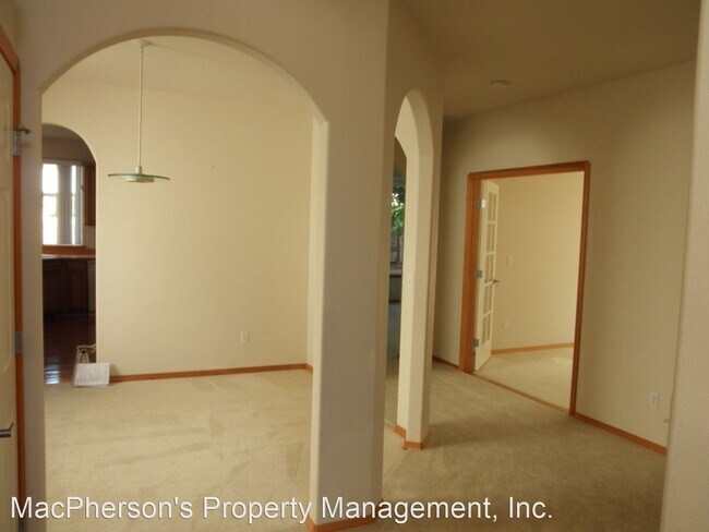 Building Photo - 3 br, 2.5 bath House - 7526 NE 204th Pl