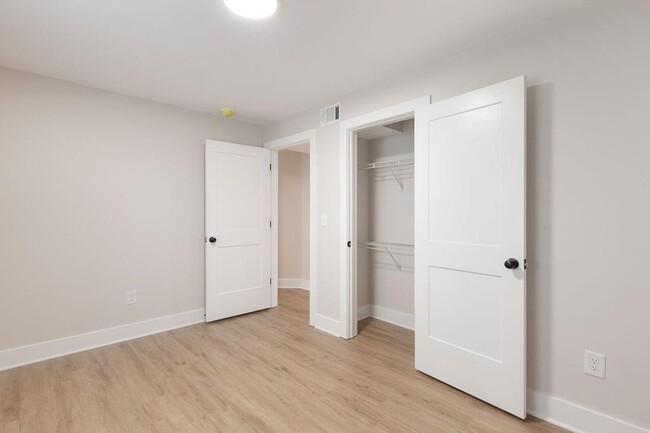 Building Photo - 396 Linden Ave NE