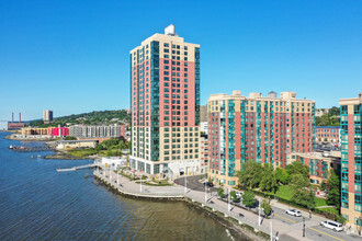 Building Photo - River Club at Hudson Park