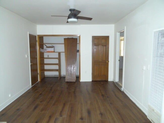 Building Photo - 1122 W Cypress St