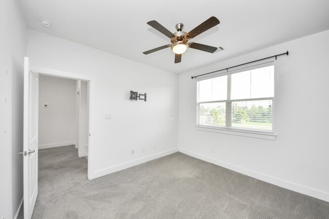 Building Photo - 8821 Hollister Pine Ct