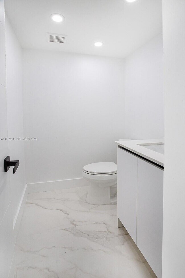 Building Photo - 13250 SW 7th Ct