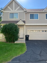 Building Photo - 1302 Kremer-2