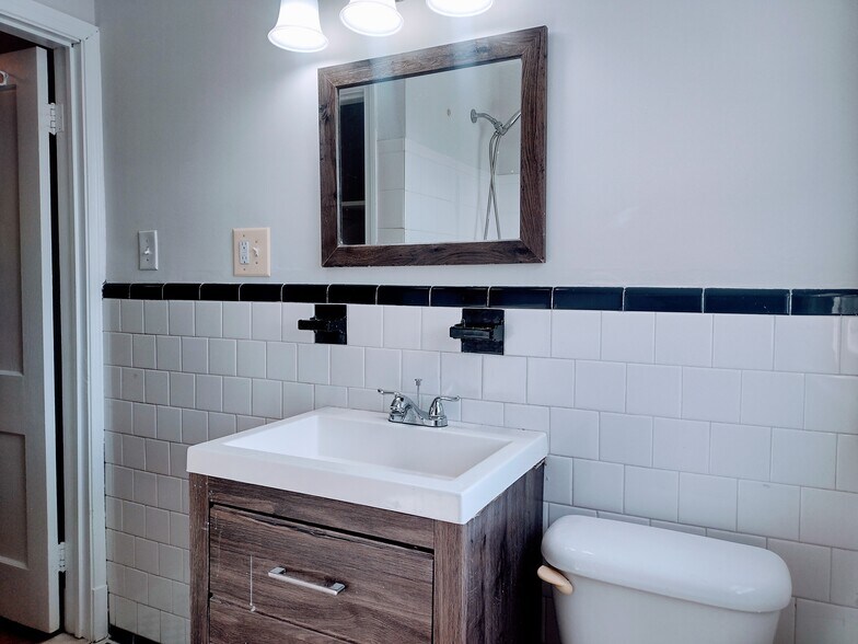 Building Photo - 8404 Loch Raven Blvd