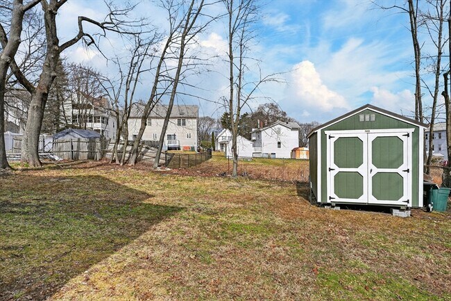 Building Photo - 28 Ekman St