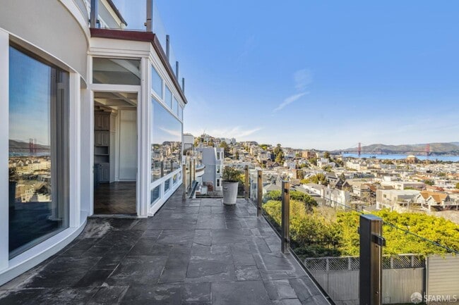 Building Photo - 2336 Broadway