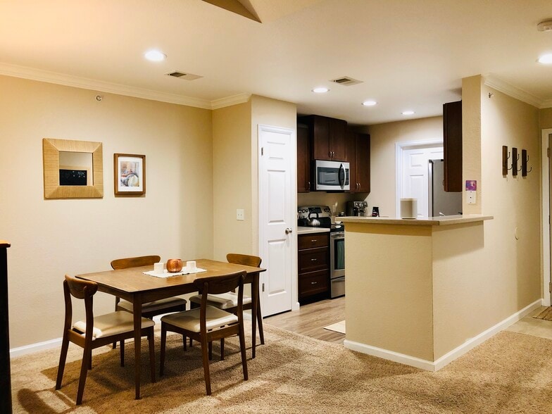 Dinning room - 5620 Fossil Creek Pky
