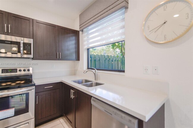 Building Photo - 20814 NE 5th Ct