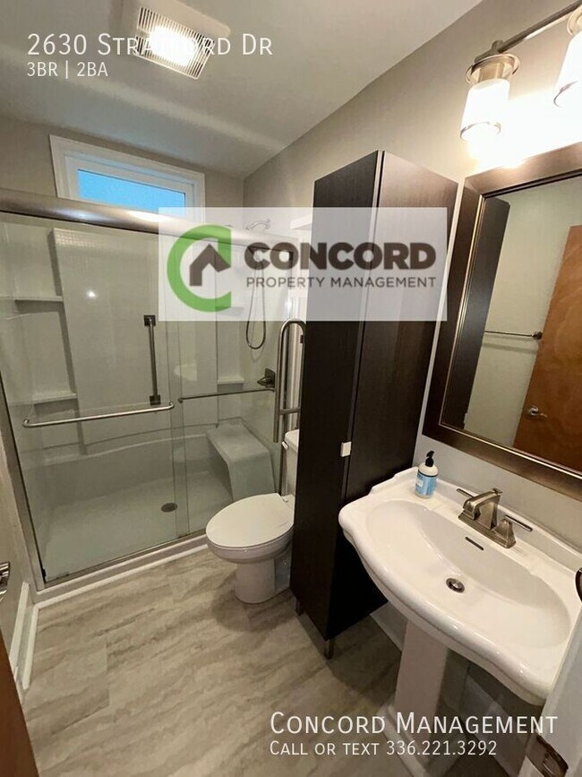 Building Photo - 2630 Stratford Dr