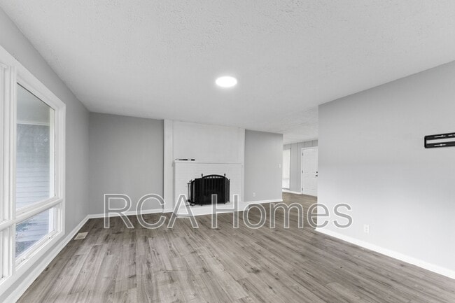 Building Photo - 2292 W 67th St