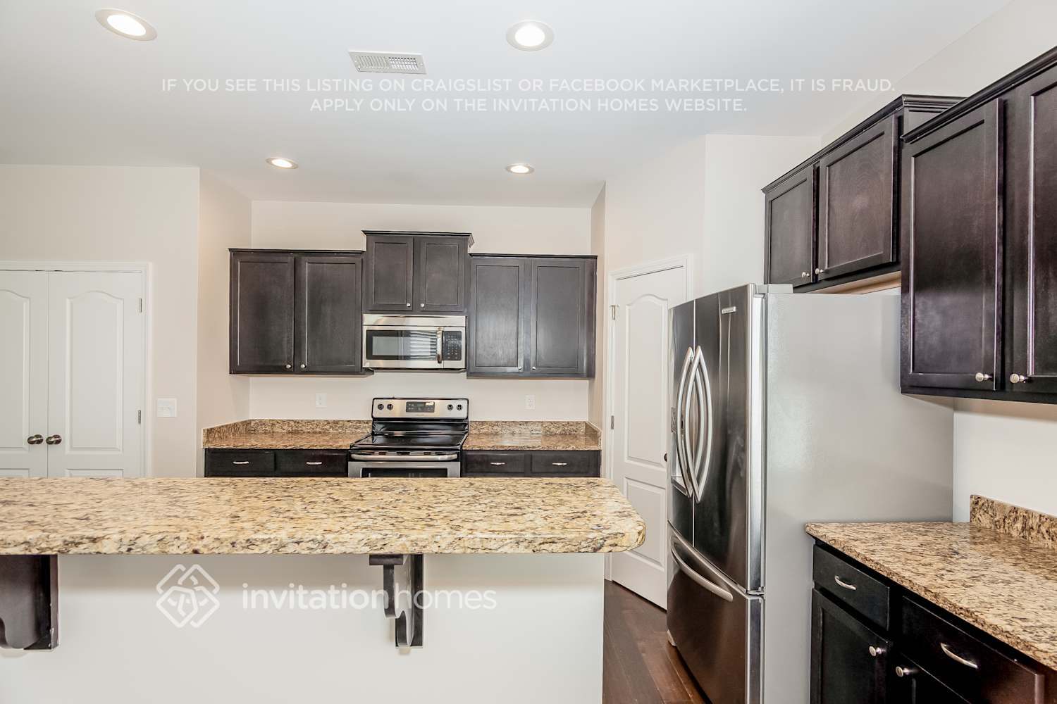 Building Photo - 117 Greenway View Ct