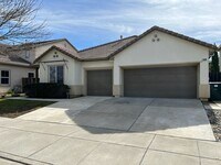 Building Photo - 4 bedroom home with 3 car garage in Patterson!