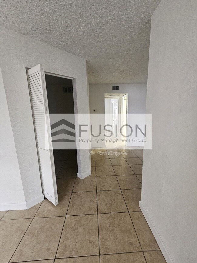 Building Photo - 400 NW 65th Ave