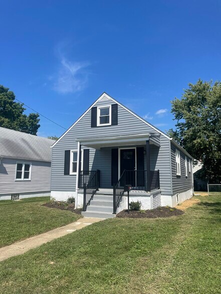 Front Yard - 2502 Linwood Rd
