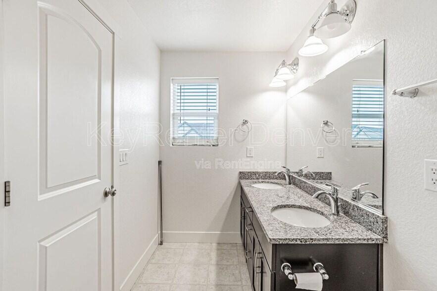 Building Photo - 2349 W 165th Ln