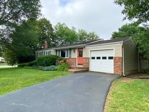 Building Photo - Charming 2-Level, 3 Bedroom 2 Bathroom Hom...