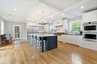 Building Photo - 205 Sohier St
