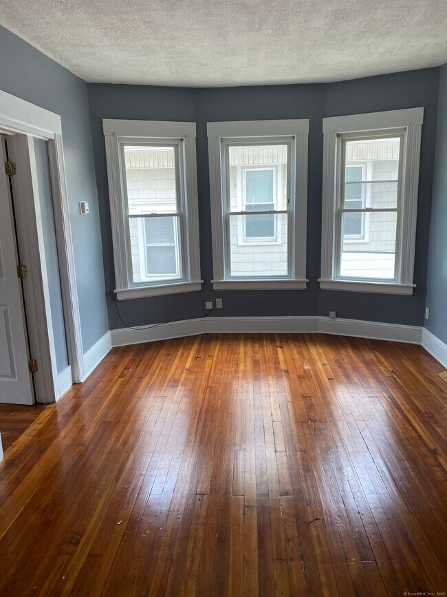 Primary Photo - 117 Sherwood Ave