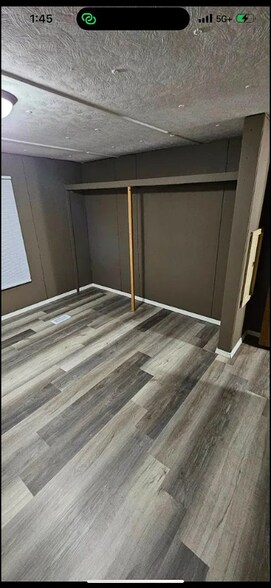 Building Photo - 4720 Ellsworth Ln