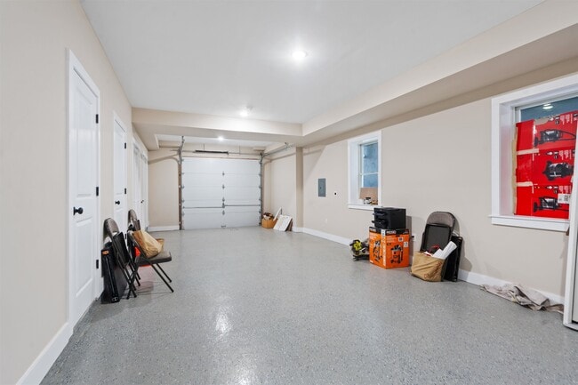 Building Photo - 277 Pearsall Ave
