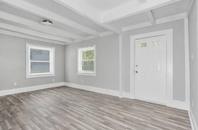 Building Photo - LOOK AT THIS GEM!  Schedule A Tour Today!!