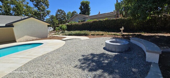 Building Photo - 3024 Sonrisa Dr