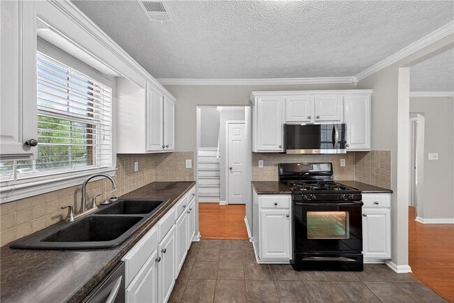 Building Photo - 1418 Shiloh Way NW