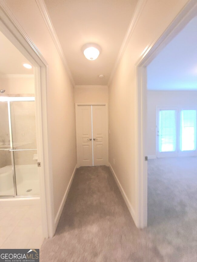 Building Photo - 6411 Hickory Springs Cir