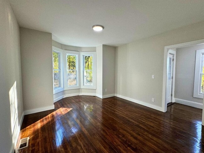 Building Photo - Single Family House in Derby- 3 Bed 2 bath