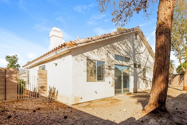 Building Photo - 4404 La Lima Ct