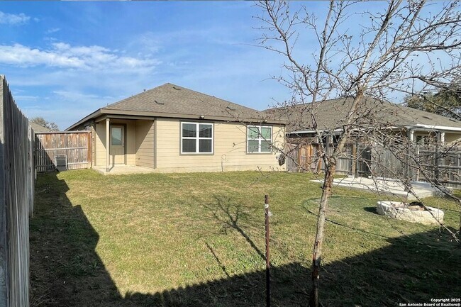 Building Photo - 1043 Raceland Rd