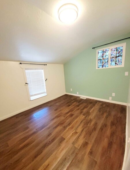 Building Photo - 1512 E 8730 S