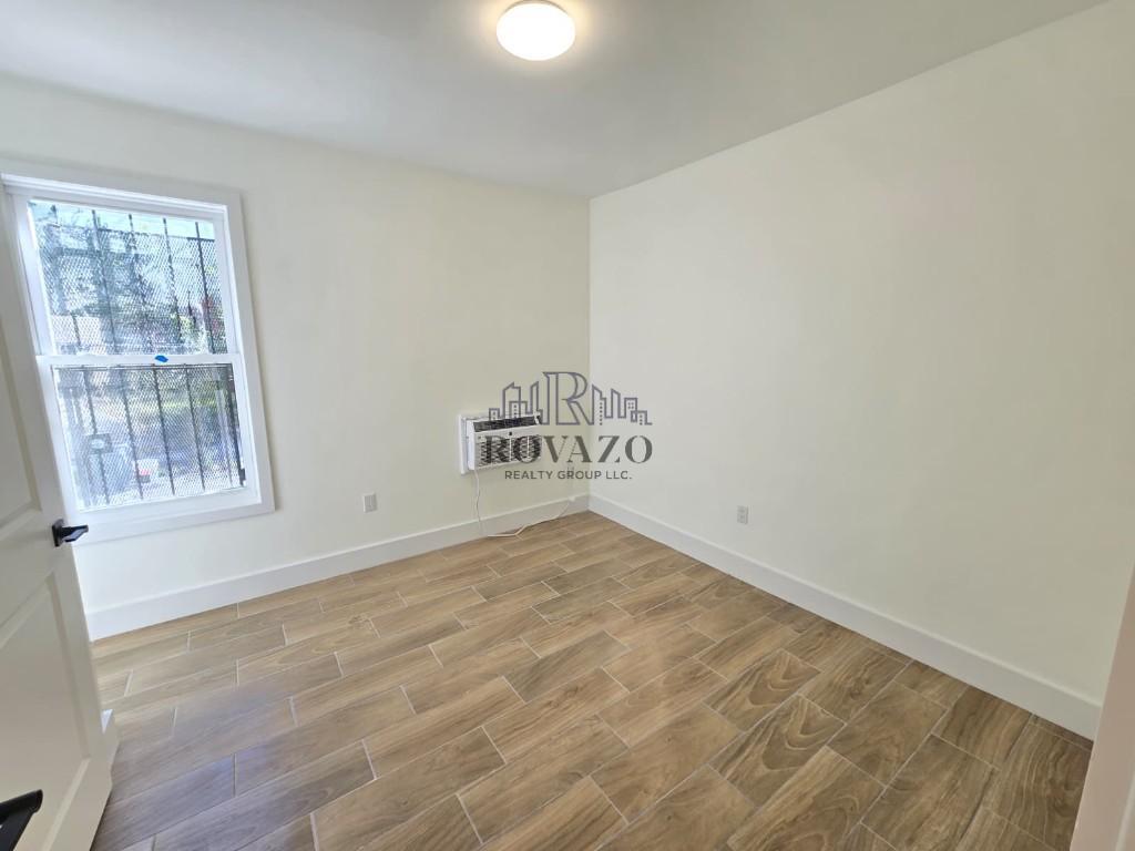 Building Photo - 634 15th Ave