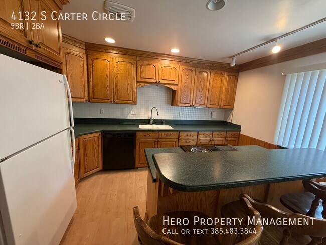 Building Photo - 4132 S Carter Cir
