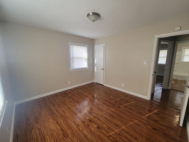 Building Photo - 1969 Fair Oaks Dr