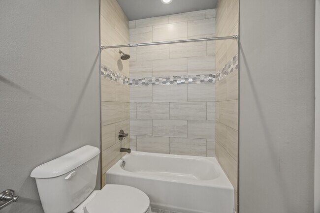 Building Photo - 2055 S Florida Way