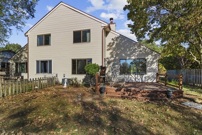 Building Photo - 505 Clearwater Dr