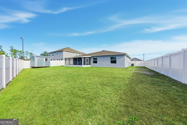 Building Photo - 131 College St