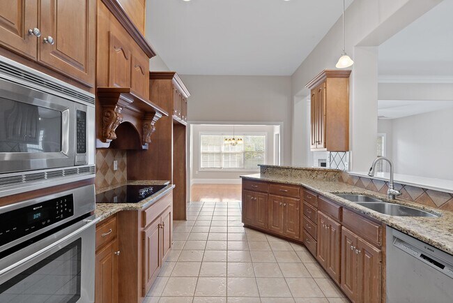 Building Photo - 3116 Tenker Creek Ln SE