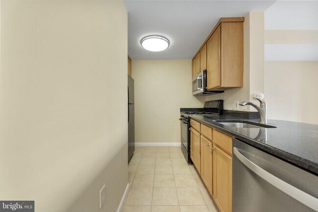 Building Photo - 355 I St SW