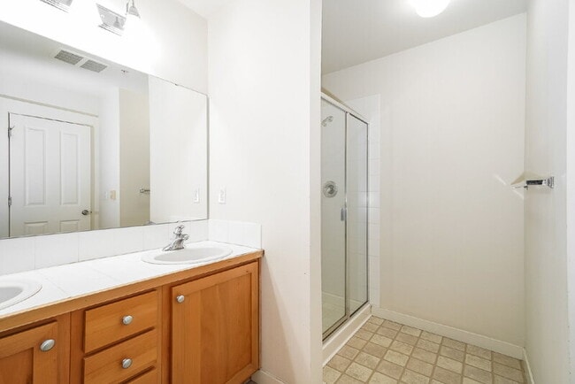 Building Photo - 23120 SE Black Nugget Rd