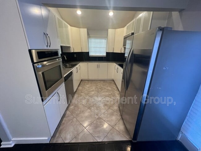 Building Photo - 6381 Klondike River Rd