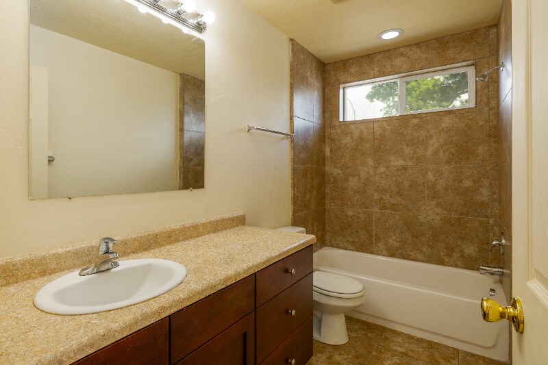 Building Photo - 496 E 3400 S
