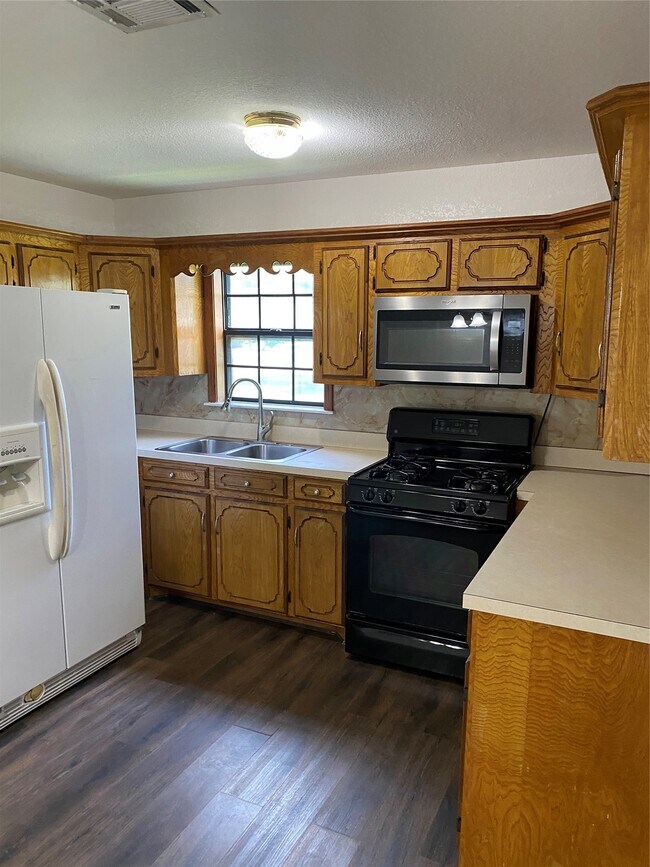 Building Photo - 1802 N Avenue Q