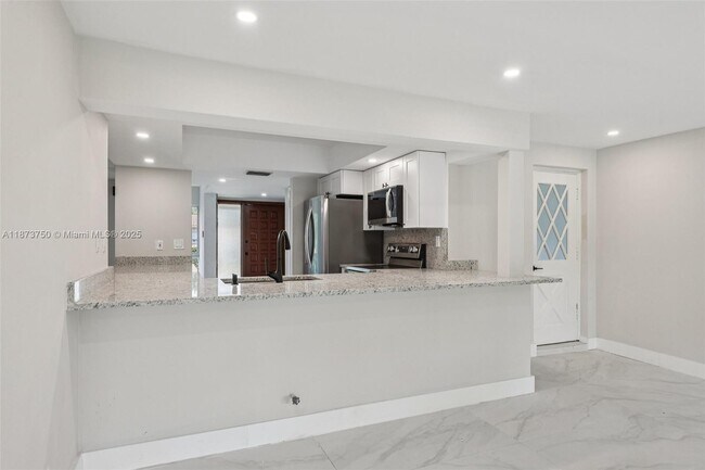 Building Photo - 20 W Tropical Way