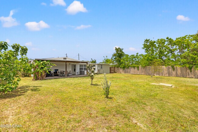 Building Photo - 1914 Clay Ave