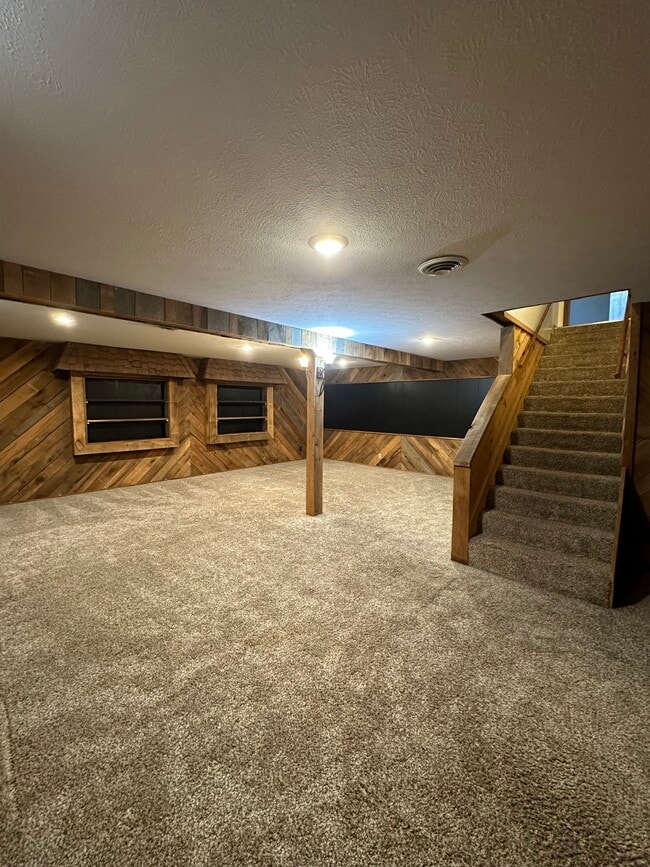 Building Photo - Deer Trail