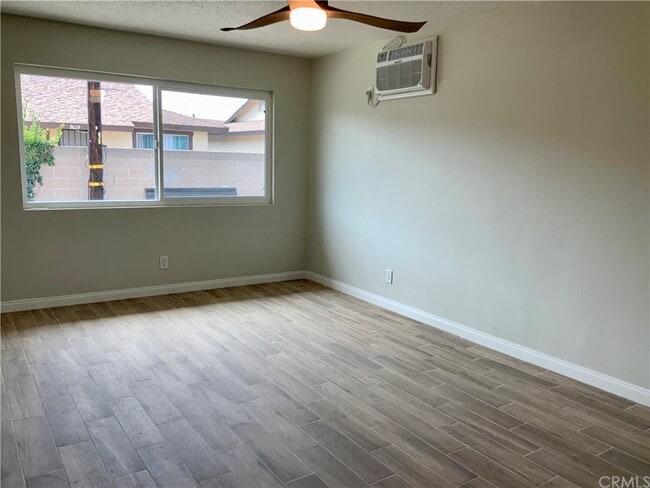 Building Photo - 9633 Cedar St